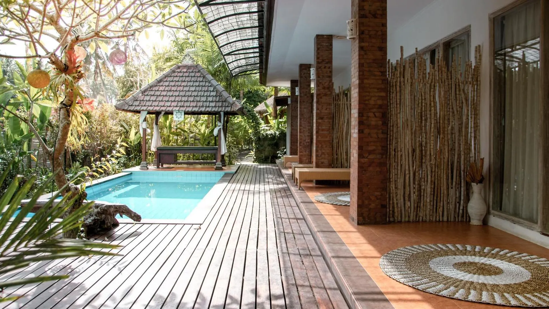 Hot Stone Club Ubud מלון